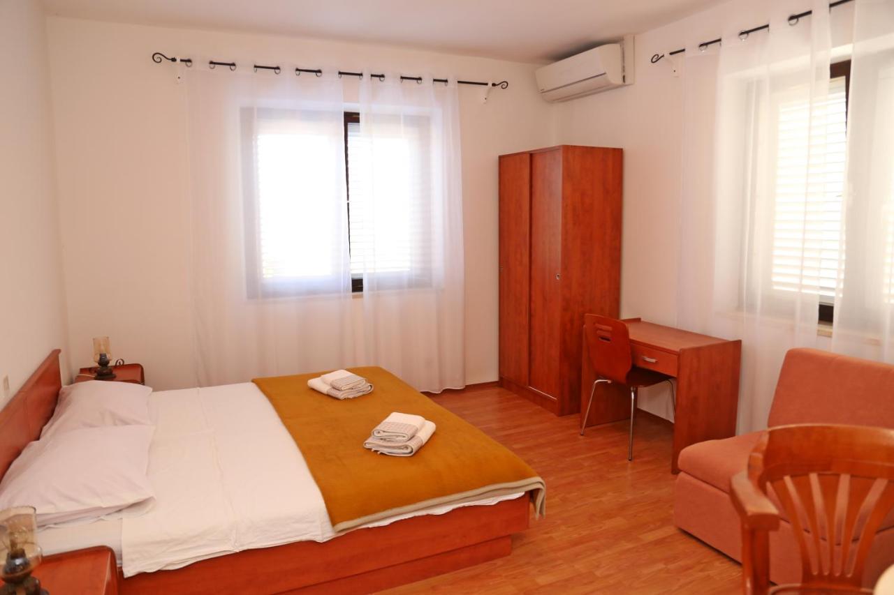Pansion Marinka-Bire Rooms Lumbarda Exterior photo